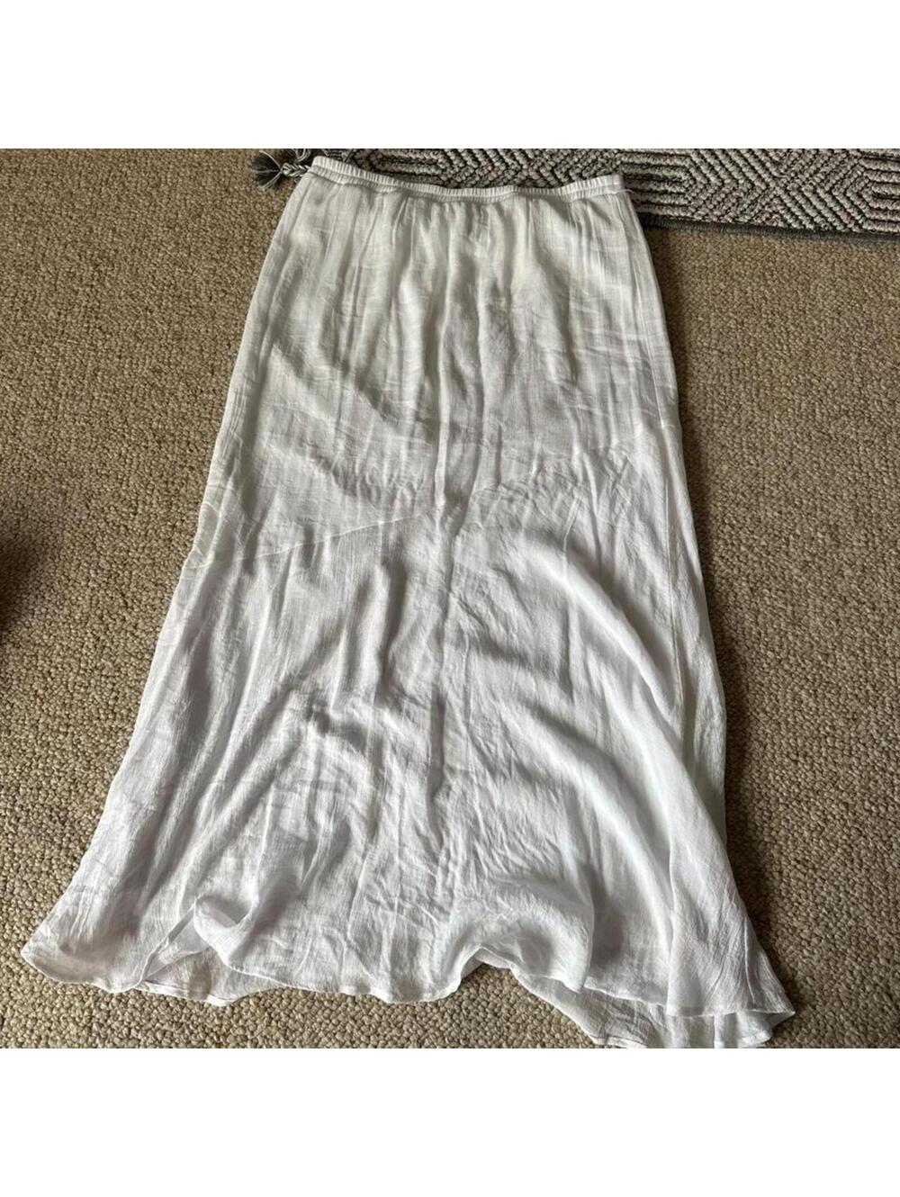 White polyester & rayon maxi skirt,